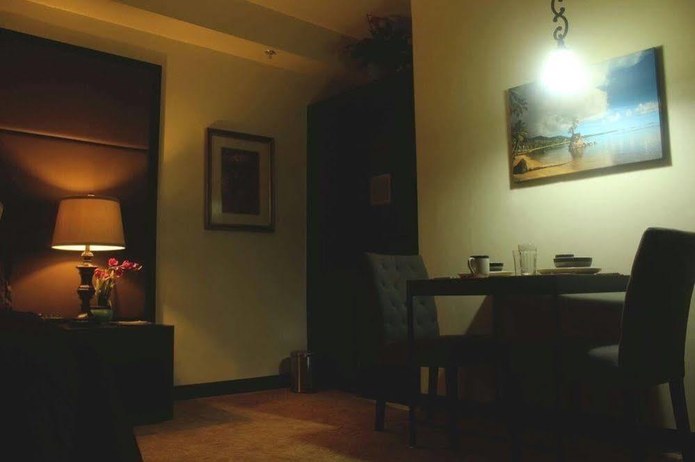 One Pacific Hotel Tamuning Zewnętrze zdjęcie